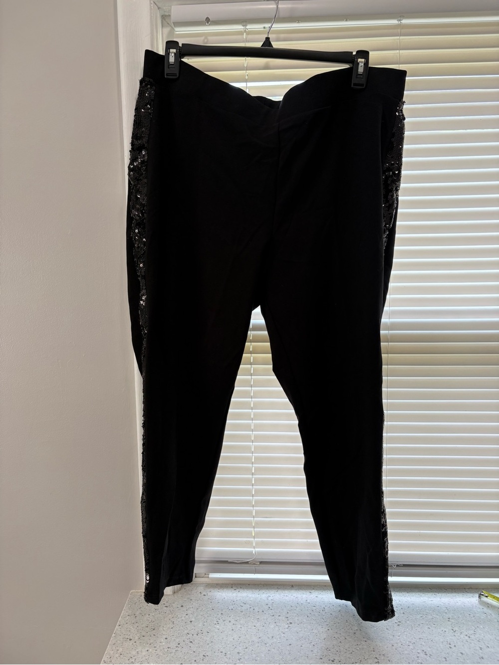 NWT Womens Philosophy Size 3X Black Sequin Leggings